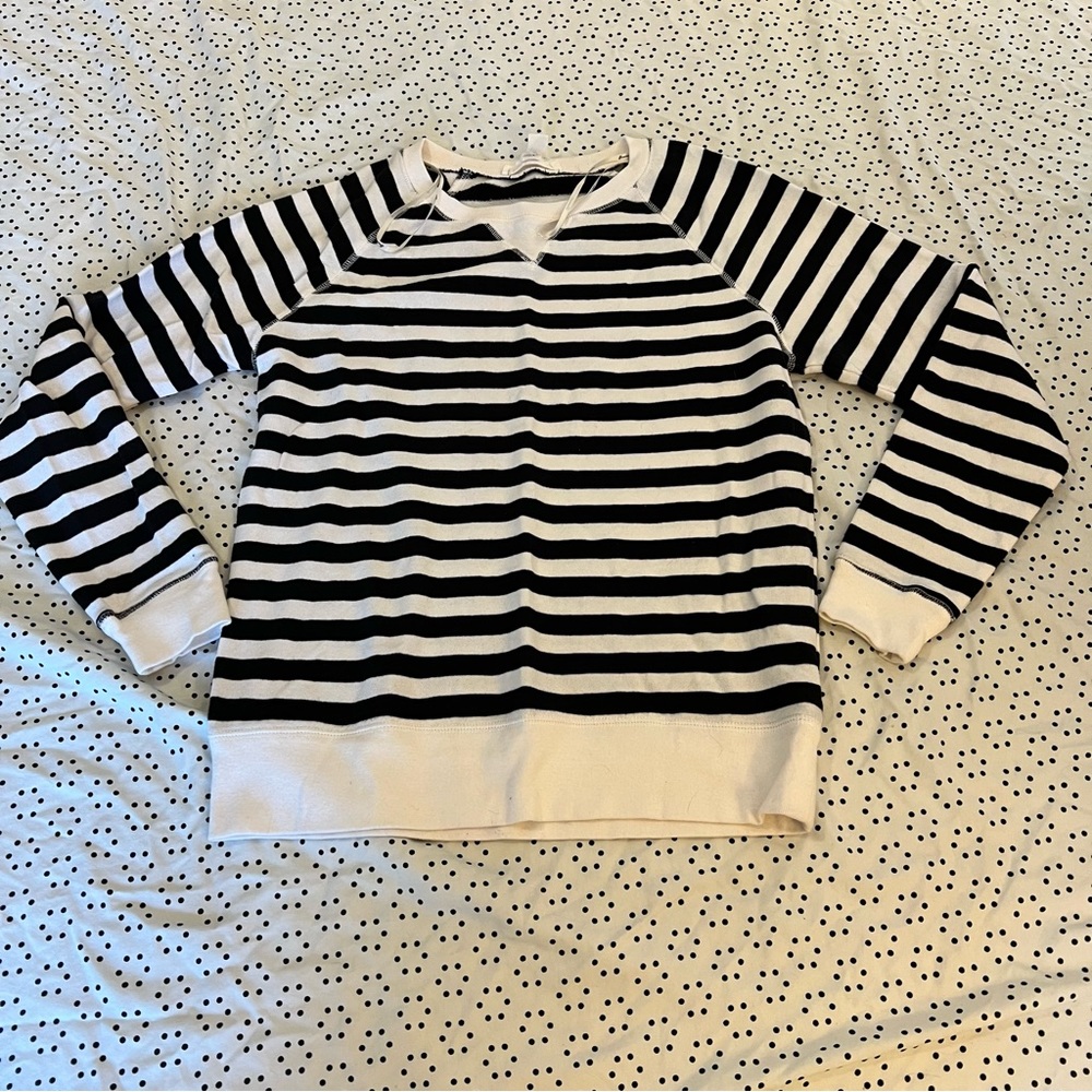F21 BlAck and White Striped Sweatshirt small